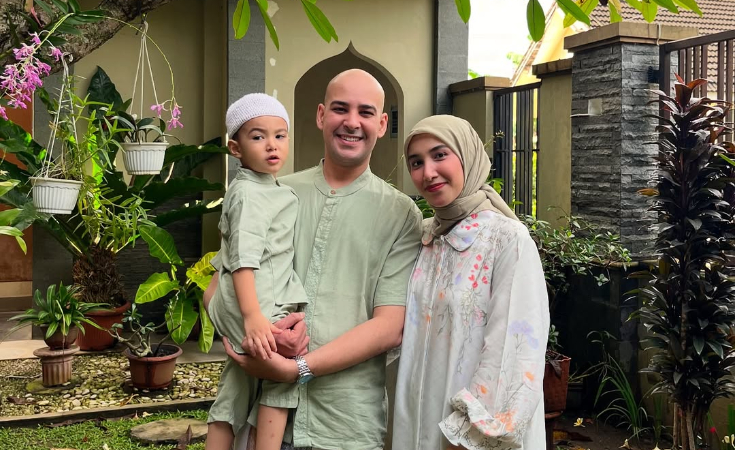 Keluarga Riza Shahab dan Sonia Alattas